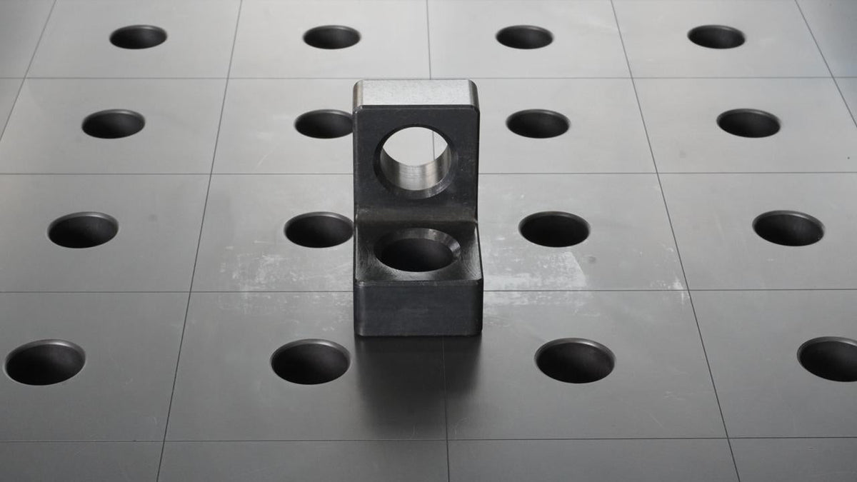 Granični i stezni ugaonik fi 28 – 75×50×75×25 mm