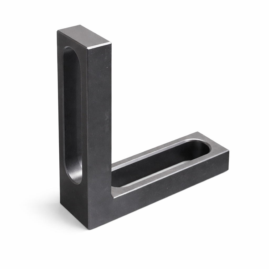 Granični i stezni ugaonik fi 28 – 175×50×175×25 mm (2 proreza)