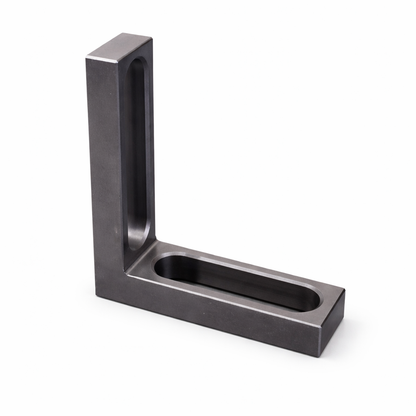 Granični i stezni ugaonik fi 28 – 175×50×175×25 mm (2 proreza)