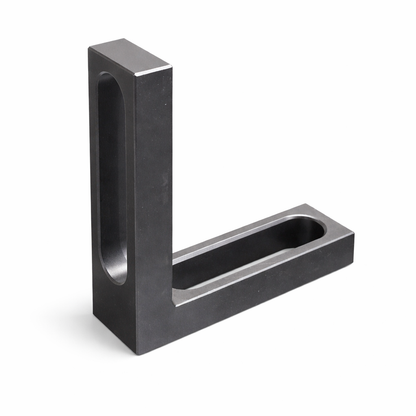 Granični i stezni ugaonik fi 28 – 175×50×175×25 mm (2 proreza)