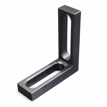 Granični i stezni ugaonik fi 28 – 175×50×175×25 mm (2 proreza)