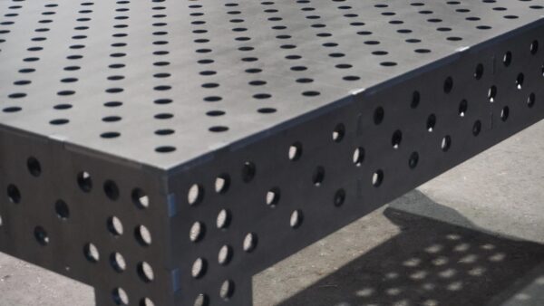 3D Zavarivački sto fi 28 – 2400 × 1200 × 200 mm × 12 mm
