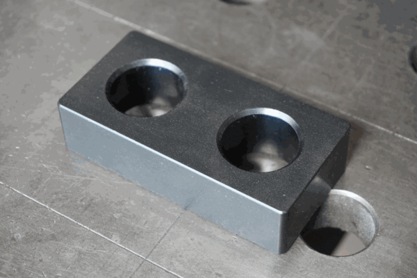 Univerzalni graničnik – fi 28 | 100 × 50 × 25 mm