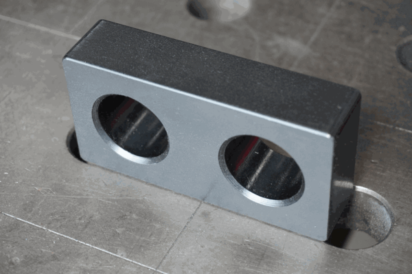 Univerzalni graničnik – fi 28 | 100 × 50 × 25 mm